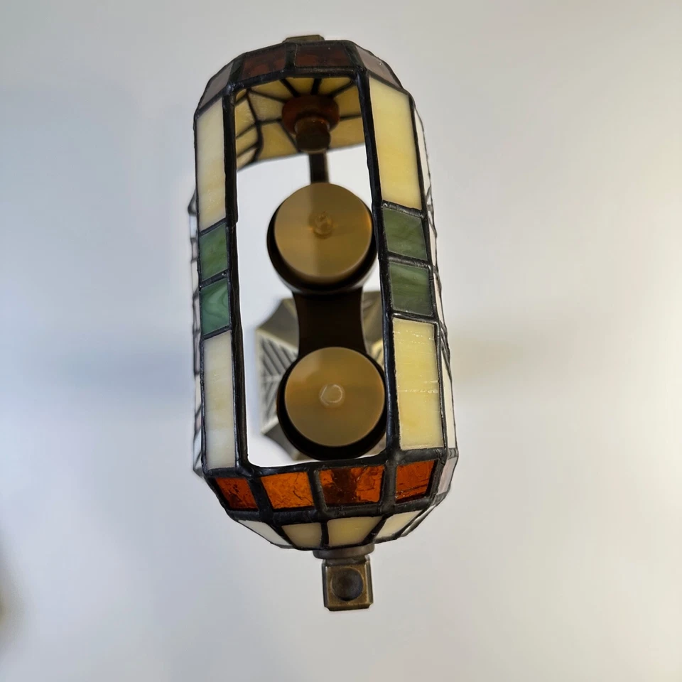 PartyLite Tiffany Style Artisian Bankers Lamp aStained Glass and Brass - Image 4 of 4