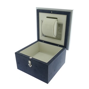 watch box with light