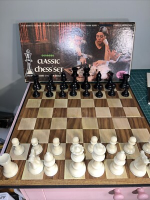 Vintage 1967 Bar-Zim Classic Chess Set Complete Minus Manual But W Bonus Book