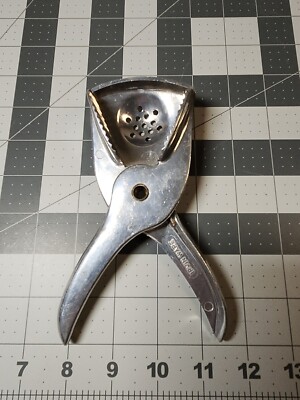 Vtg Irvin Ware Hand Held Citrus Juicer Lemon Squeezer Aluminum