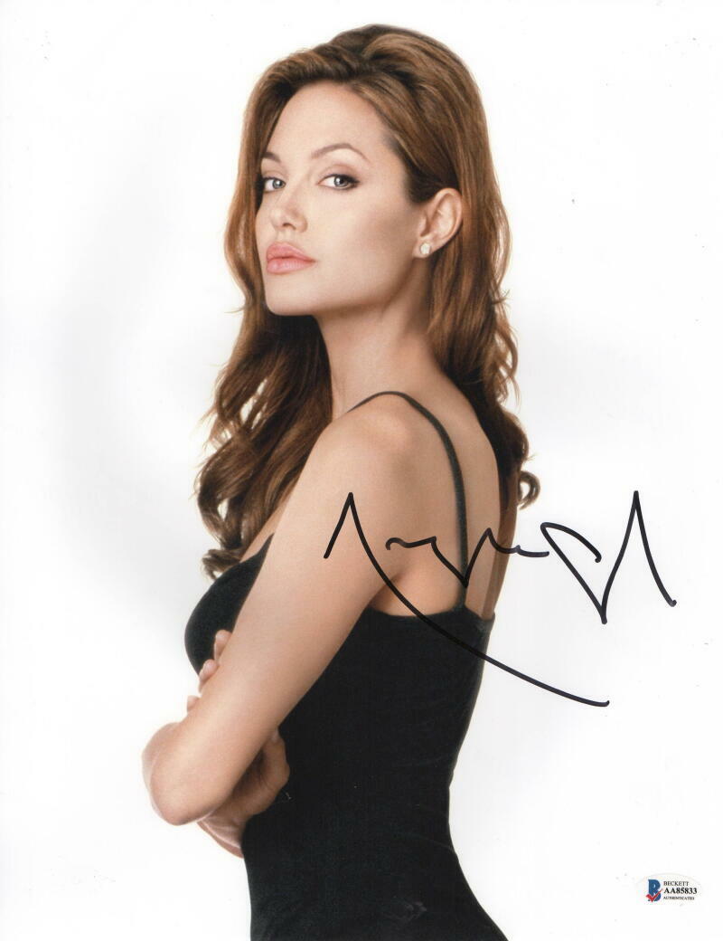 ANGELINA JOLIE SIGNED 11X14 PHOTO MR. & MRS. SMITH AUTOGRAPH