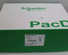 NEW SCHNEIDER ELAU PACDRIVE MC-4/11/22/400 VDM01D22AA00