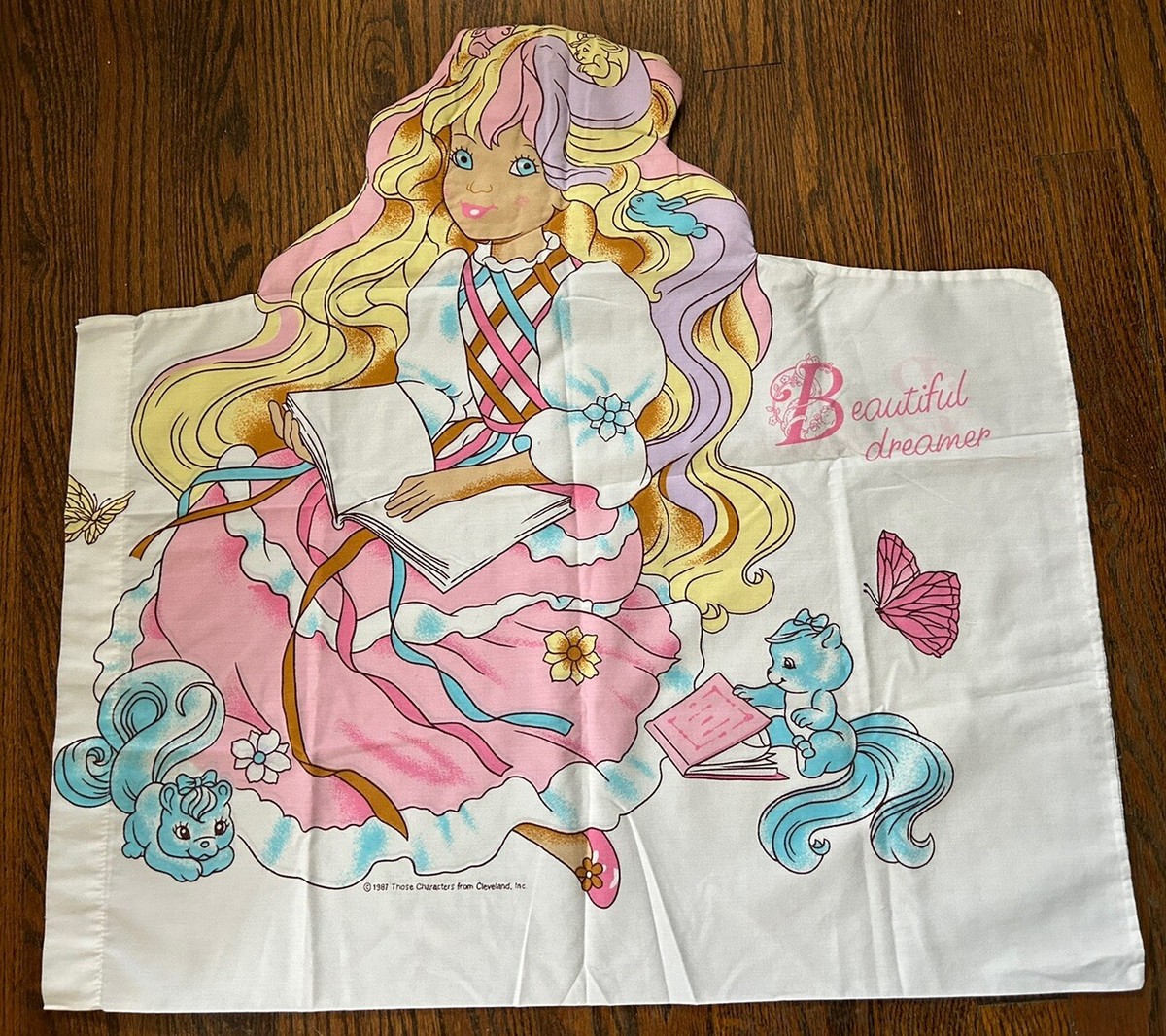 洋書 Lady Lovely Locks: Lady Lovely Locks and the Pixietails Paper Doll Book Golden