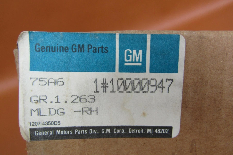 Pontiac Bonneville 1977-1978 NOS GM RH faros inferiores moldura # 10000947 Foto 4 de 4