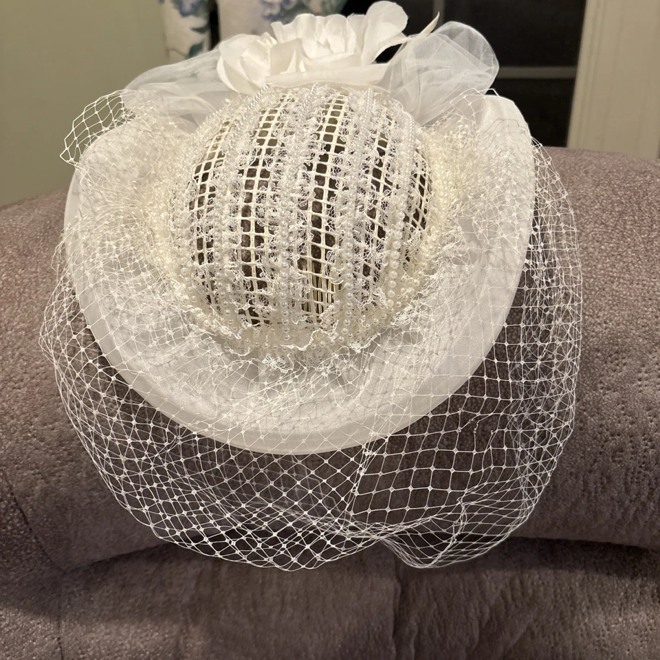 Sombrero de novia vintage con velo años 80 perlas y flores con peine Foto 2 de 4