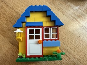 LEGO 5898 and 5899 Gently Played and Complete with Instructions