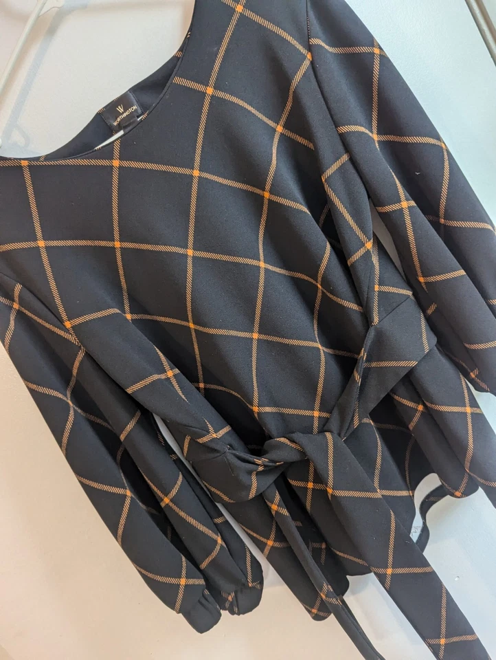 Blusa Worthington Mujer Talla Mediana Negra y Dorada Argyle Pata de Gallo Corbata Cintura Foto 2 de 4