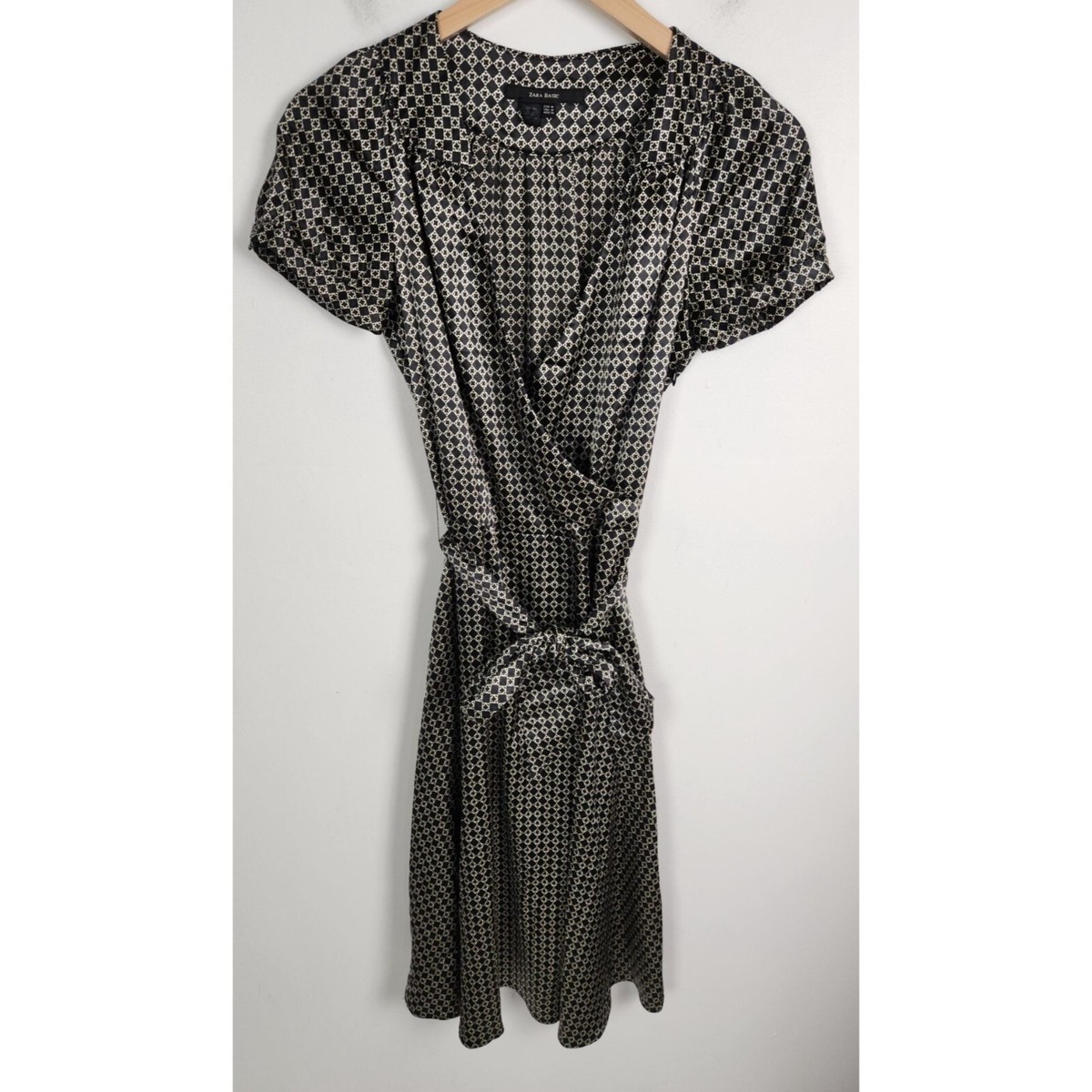 Zara Women's Sz. M Black Satin Short Sleeve Knee Length Dress