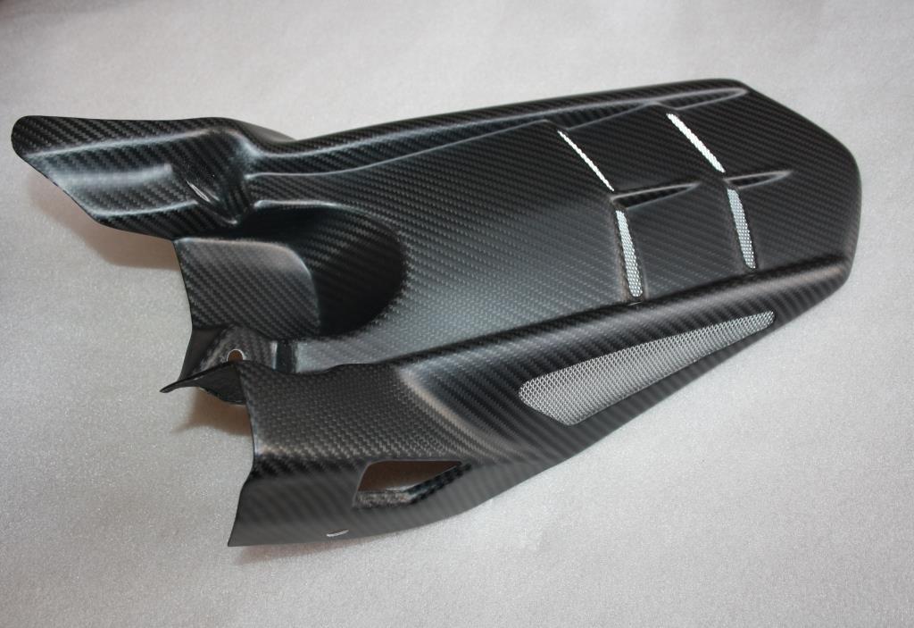 Lèche-roue arrière Kawasaki Z800 carbone mat pour vos sorties motardes