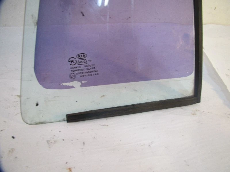 Cristal de ventilación de puerta trasera derecha OEM 1995 1996 1997 1998 1999 2000 Kia Sportage Foto 3 de 4