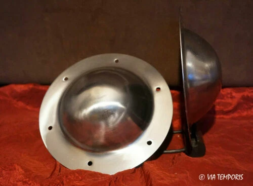 Uniformes, coiffures et casques militaires de collection des origines à 1913 equipements du soldat, accessoire