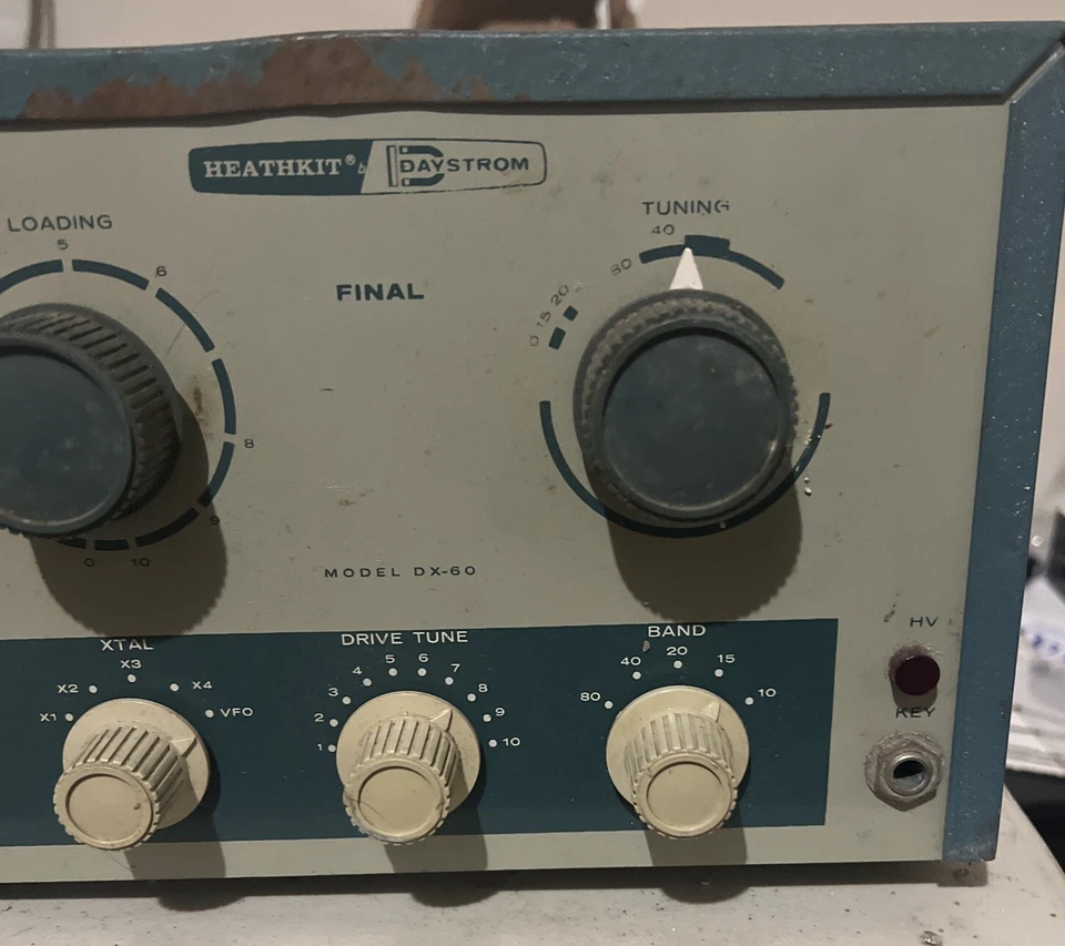 Teléfono Heathkit DX-60 y transmisor AM/CW no funciona enciende Foto 4 de 4