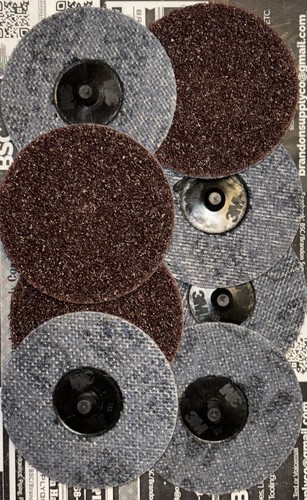 8 X 3M 3” MED Scotch-Brite Roloc Condizionamento Superficie TR 048011-18472 8 Dischi - Foto 1 di 4