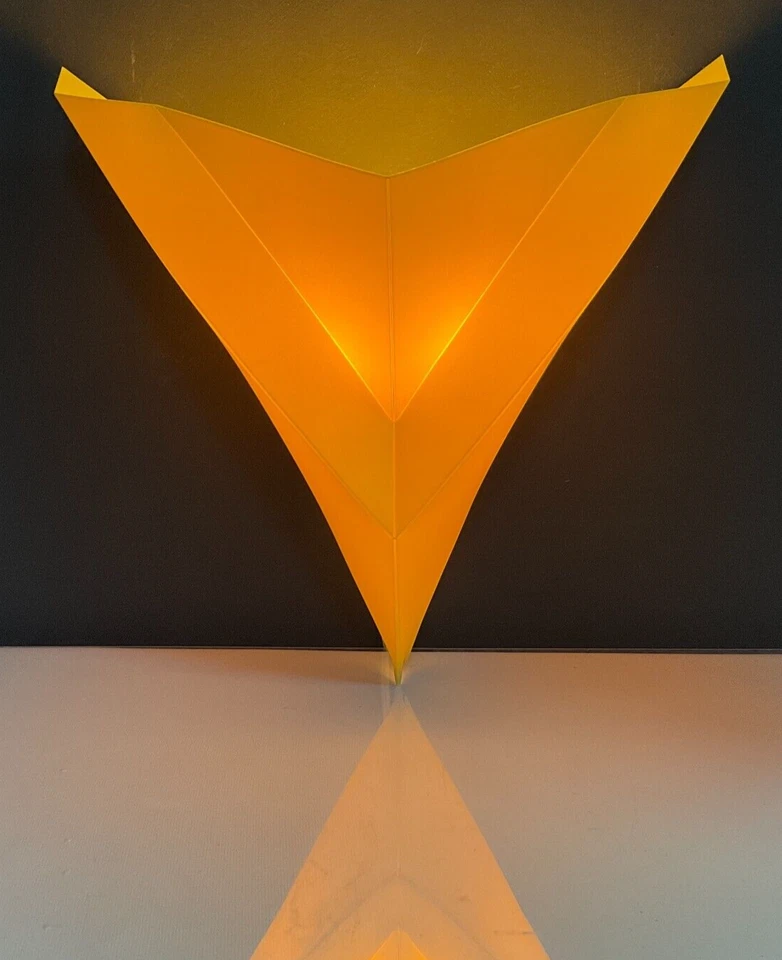 Aplique de pared Ikea Fluga "Fly" amarillo polipropileno vintage 1995 Foto 3 de 4