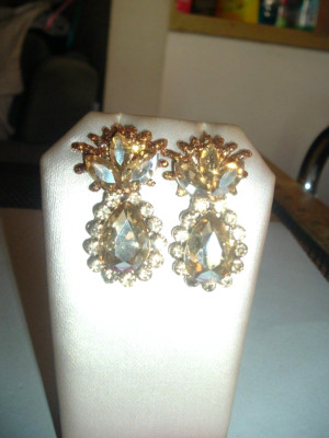 Dangling Champagne Crystal Pineapple Fruit Betsey Johnson Pierced Earrings-NWT
