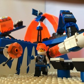 Space LEGO Ice Planet 2002 Ice Station Odyssey (6983)