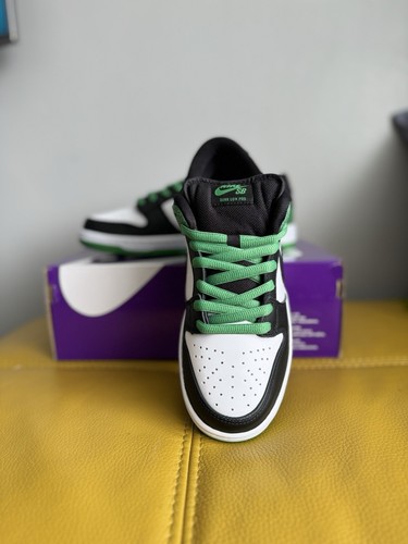 🔥Brand New Nike Dunk Low Pro SB Trainers Classic Green Black White UK 8 US 9🔥 - Picture 6 of 8