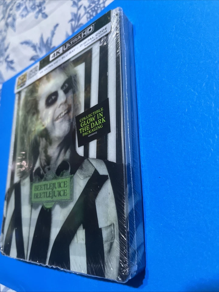 BEETLEJUICE BEETLEJUICE - 4K ULTRA HD/BLU-RAY/DIGITAL - GLOW STEELBOOK - NEW! - Image 2 of 4
