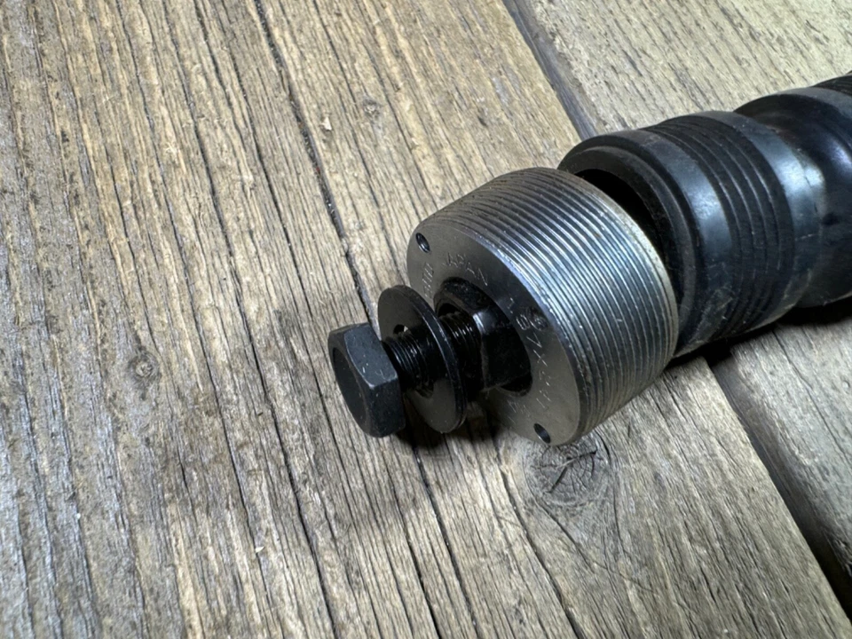 Vintage Shimano BB Bottom Bracket Road Bicycle Bottom Bracket 70x115 mm 1.37x24 - Image 2 of 4