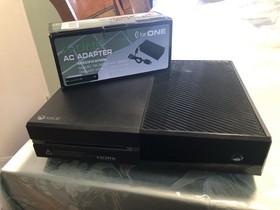 Xbox One Original Console 8 Piece Bundle NO KINECT
