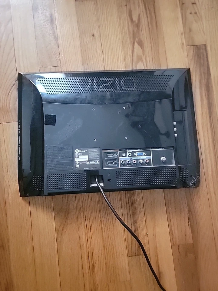 Retro Vizio TV 19 inch With Av And Hdmi - Image 2 of 4