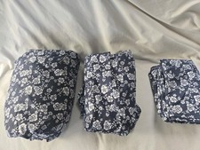 5 Piece Queen Sheet Set. Blue Floral. Flat, Fitted And 3 Pillowcases