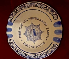 Delftware-style ceramic ashtray w/Dutch Ministry of Inter. Affairs & Police Dir.