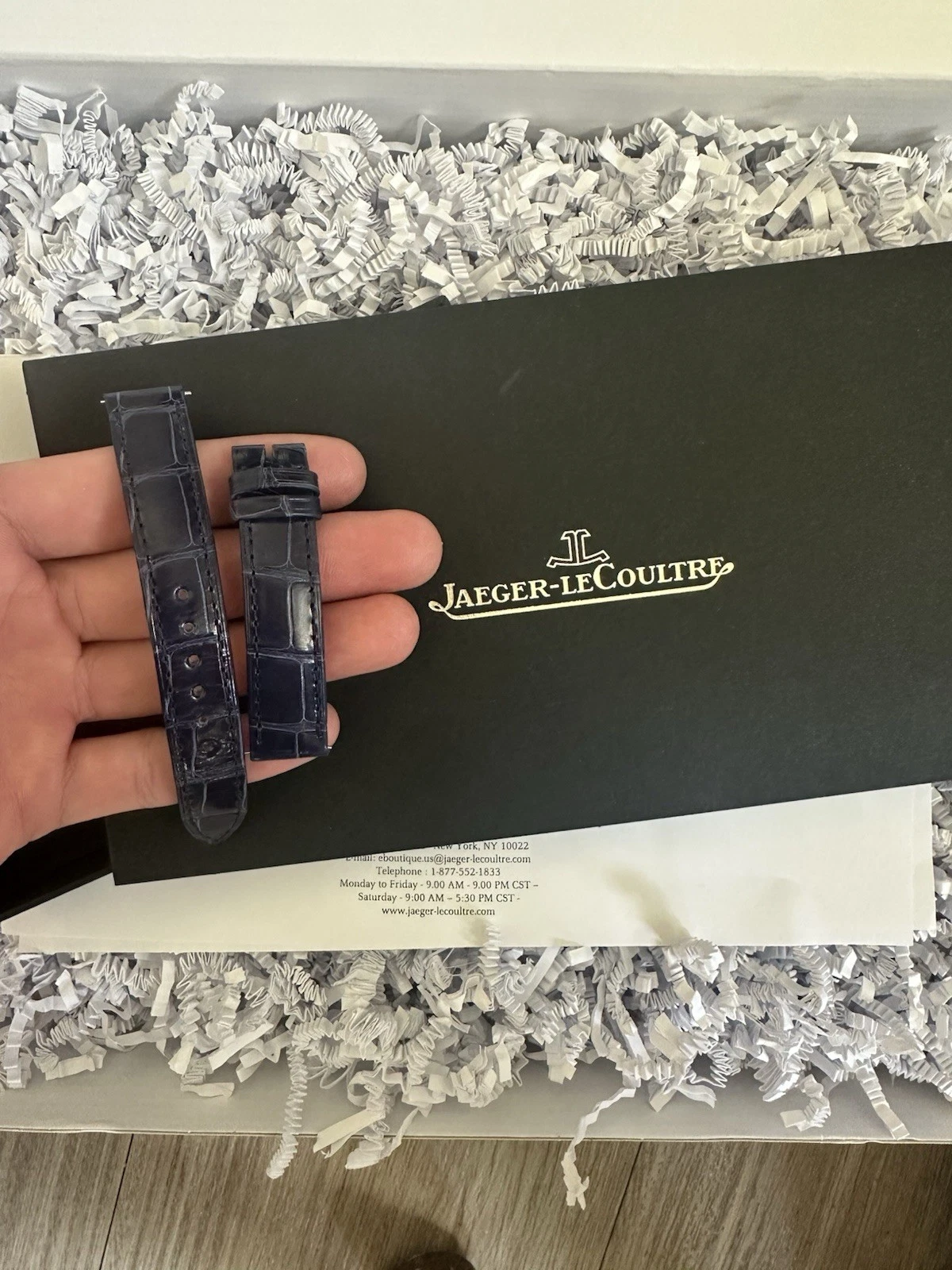 Jaeger LeCoultre — Jaeger LeCoultre JLC Reverso Classic Small Navy Strap Standard Length Q2668432