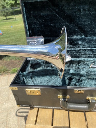 Yamaha Model YTR-9610 Custom Series Eb/D Professional Trumpet W/ Original Case!! - Picture 7 of 24