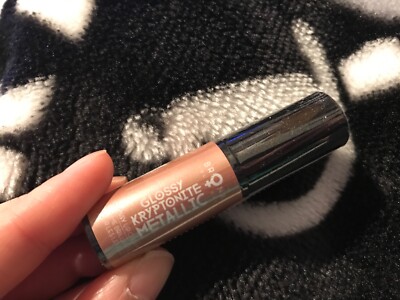 NEW BRONX COLORS Glossy Kryptonite Metallic Glossy Lip Cream 02 Dendaro