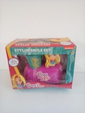 Sunny Day Stylin' Smile Set Toothbrush Holder, Toothbrush and Rinse Cup Gift Set