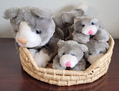Best Made Toys Limited Mama Cat W/ 3 Kittens Wicker Pet Bed Gray Kitty Plush Set
