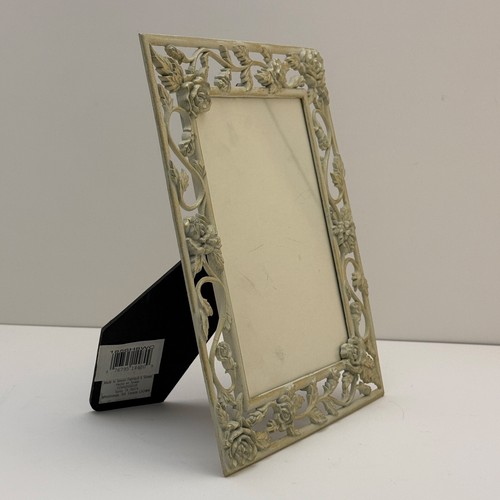 Vintage Floral Design Photo Frame for 5x7 Inch Picture Elegant Tabletop Display - Picture 3 of 10