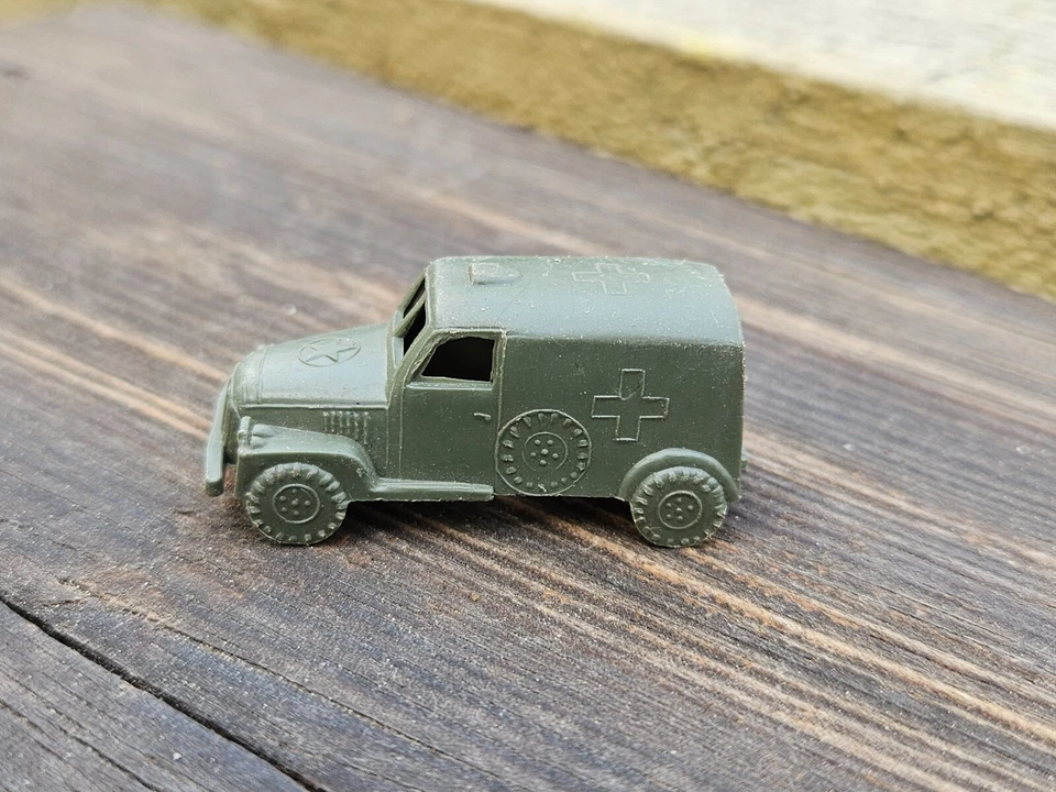 Mini camión ambulancia de juguete de plástico vehículo militar MPC de colección Segunda Guerra Mundial Foto 4 de 4