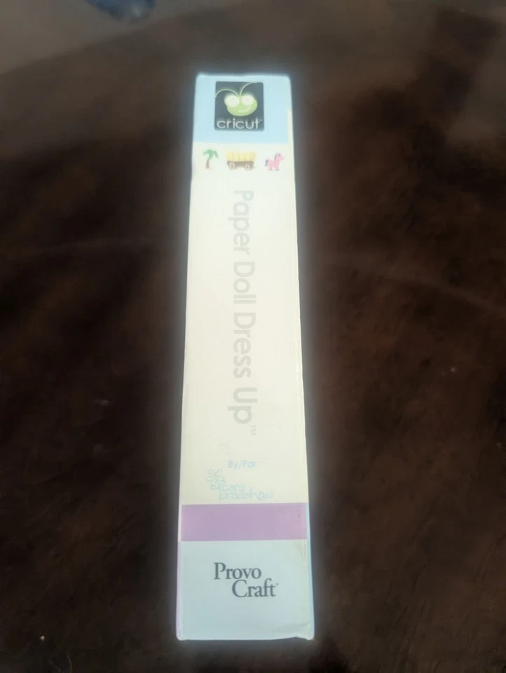 Cricut PROVO CRAFT 形状卡牌纸娃娃装扮原装盒 — 第 2/4 张图片