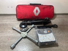 2013 RENAULT MEGANE WHEEL JACK TOOL KIT & TYRE PUNCTURE REPAIR KIT