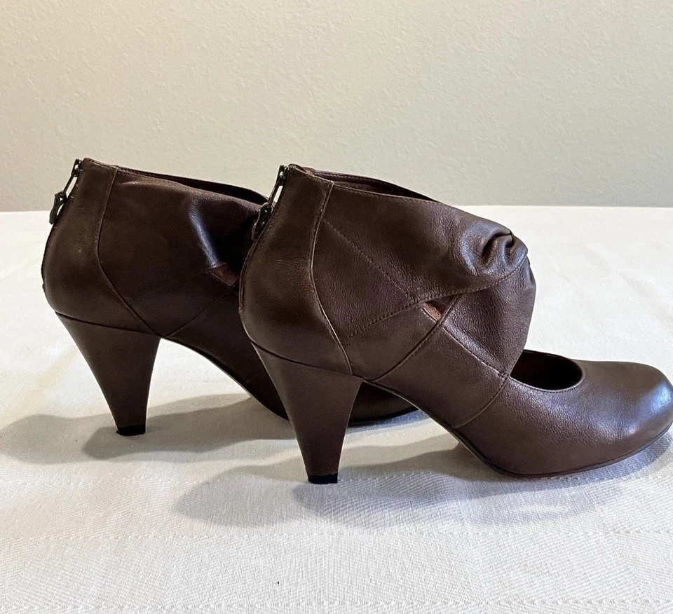 Sapatos de couro com salto Indigo by Clarks couro marrom Mary Jane tamanho 7,5 arco - Imagem 4 de 4