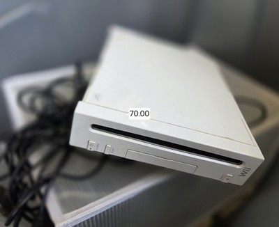 Wii Console White, With Controllers, Trash, And Cables. Working Condition
