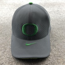 Oregon Ducks Hat Cap Fitted Mens Medium Gray NCAA Football Nike Perforated