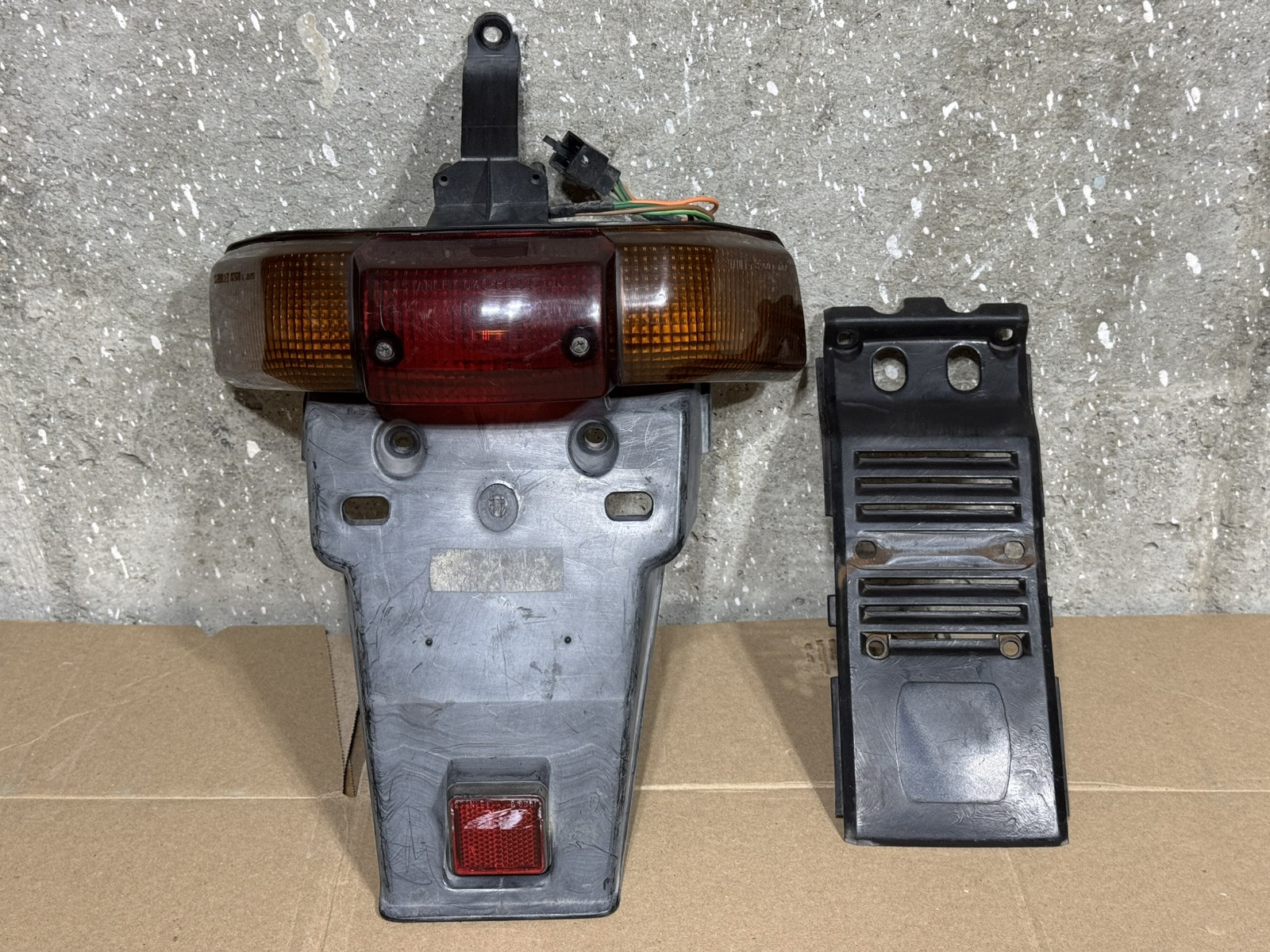 1987 Honda Elite 50 S SE50 P JDM DJ1RR DJ1 RR Rear Tail Light & Cover Panel Trim