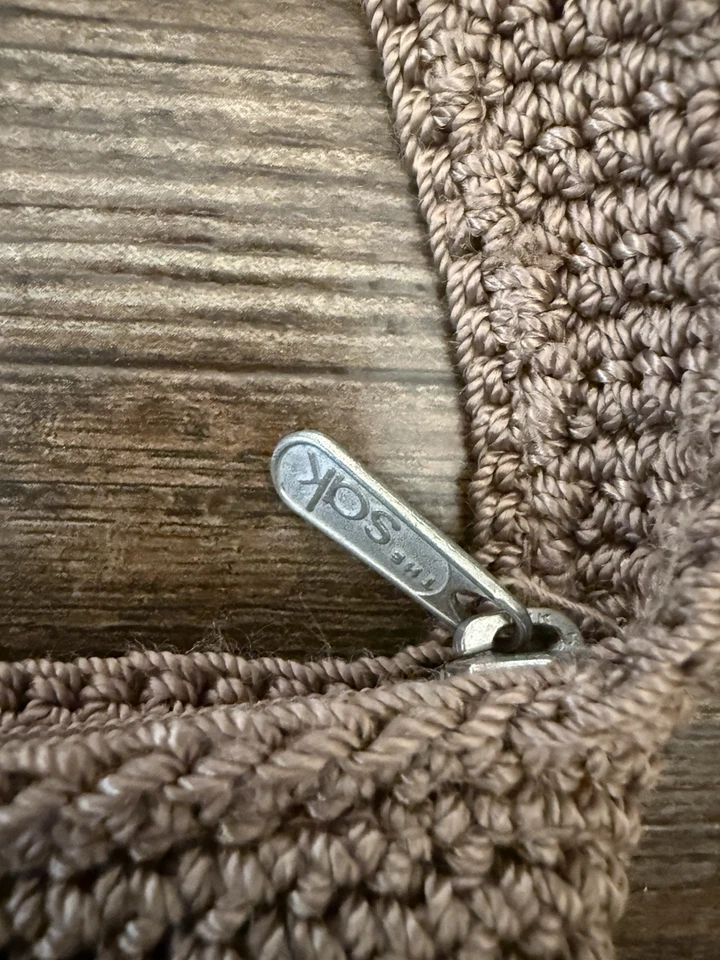 Bandolera de hombro tejida a ganchillo The Sak bolso tostado cartera cierre de cremallera Foto 4 de 4