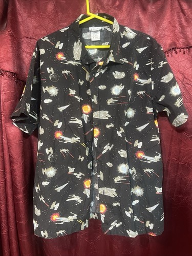 Button down men’s Disney parks Star Wars shirt short sleeved L - Picture 1 of 6