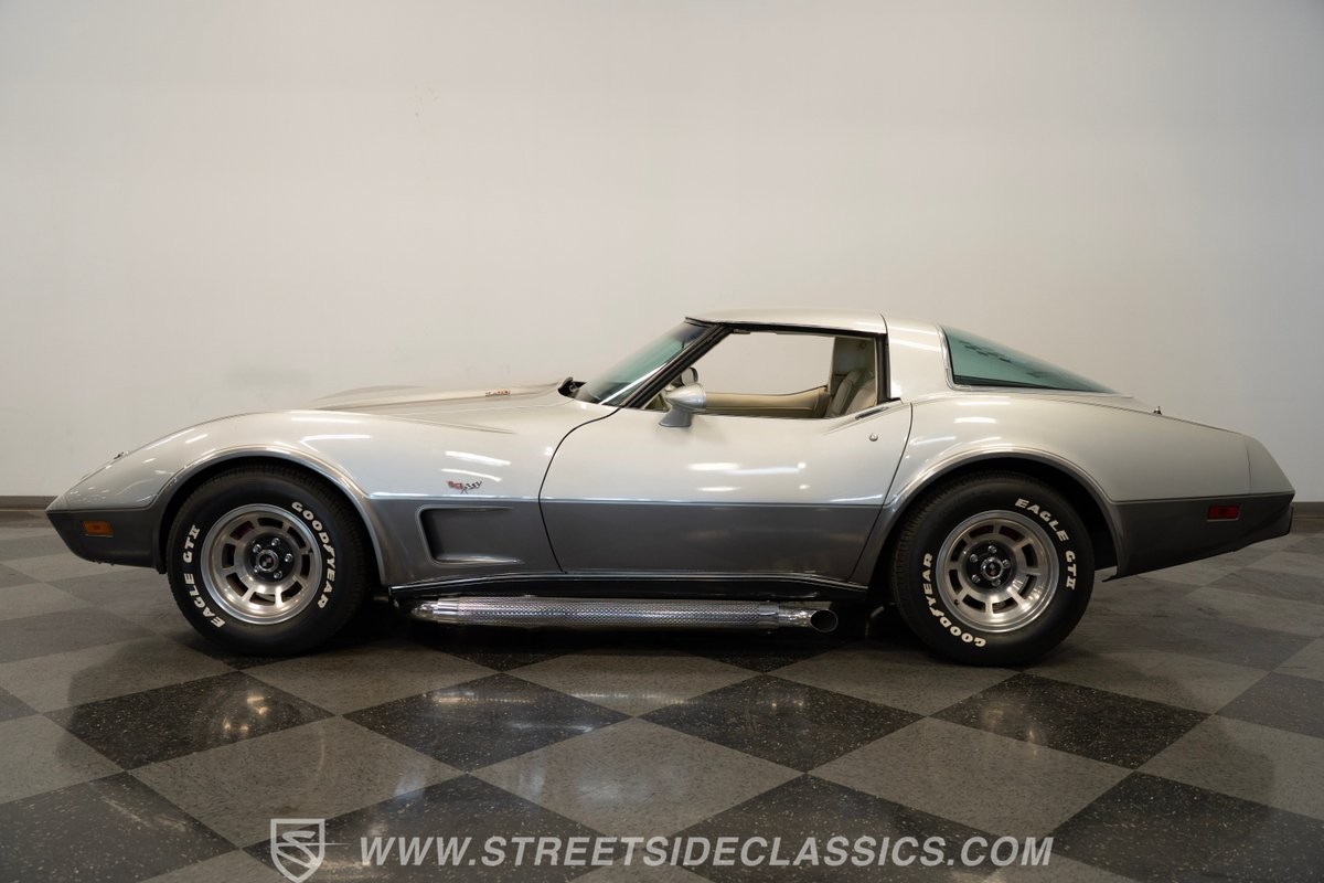 1978 SILVER Chevrolet Corvette   | C3 Corvette Photo 3