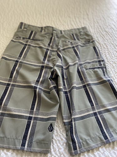 VOLCOM Frickin Chino BIG YOUTH BOYS Size 28 16 Gray /Navy Plaid Shorts EUC* - Picture 4 of 9
