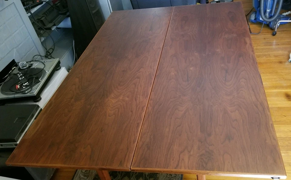 Современный трансформируемый обеденный стол 1950-х JENS RISOM 60 дюймов середины века из грецкого ореха  - Изображение 3 из 4