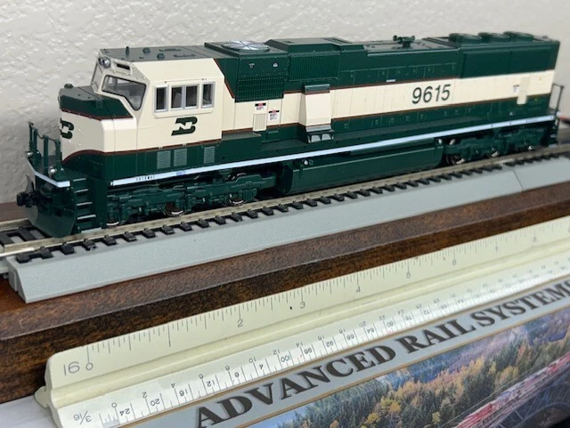 BURLINGTON NORTHERN - BN EXECUTIVE SD70MAC DC/DCC Ready LEDs HO Scale KATO NEW - Image 4 of 4