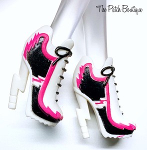 monster high fearleading dolls