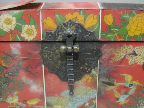 A Vintage Korean Ox horn Wedding Chest or Accessory Box (Hwagak Haem) - Picture 4 of 12
