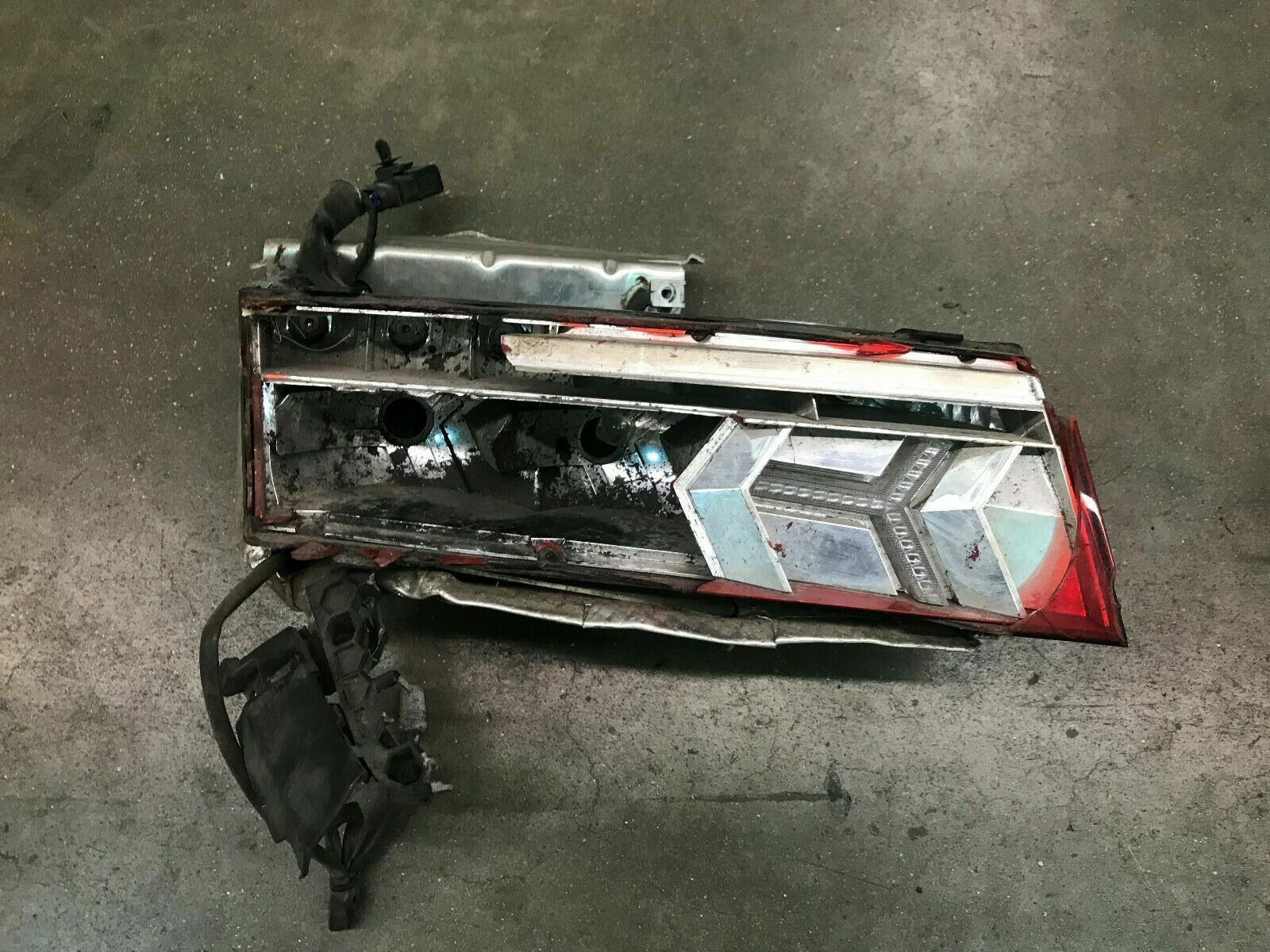 LAMBORGHINI GALLARDO 550 560 570 REAR LEFT DRIVER SIDE TAIL LIGHT OEM 400945095Q