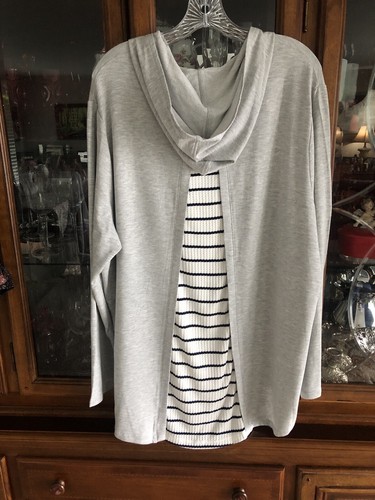 CHICO’S Zenergy Gray Blue White Hoodie Jacket Back Detail Stripe SZ 4=2X NWT - Picture 3 of 15